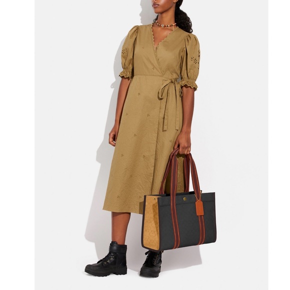 Coach Tote In Signature Jacquard Black NWT - Picture 6 of 8